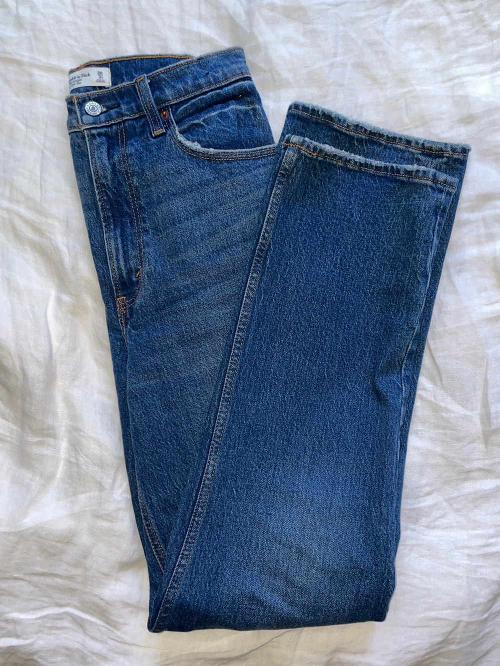Abercrombie Curve Love Ultra High Rise 90s Straight Leg Jean